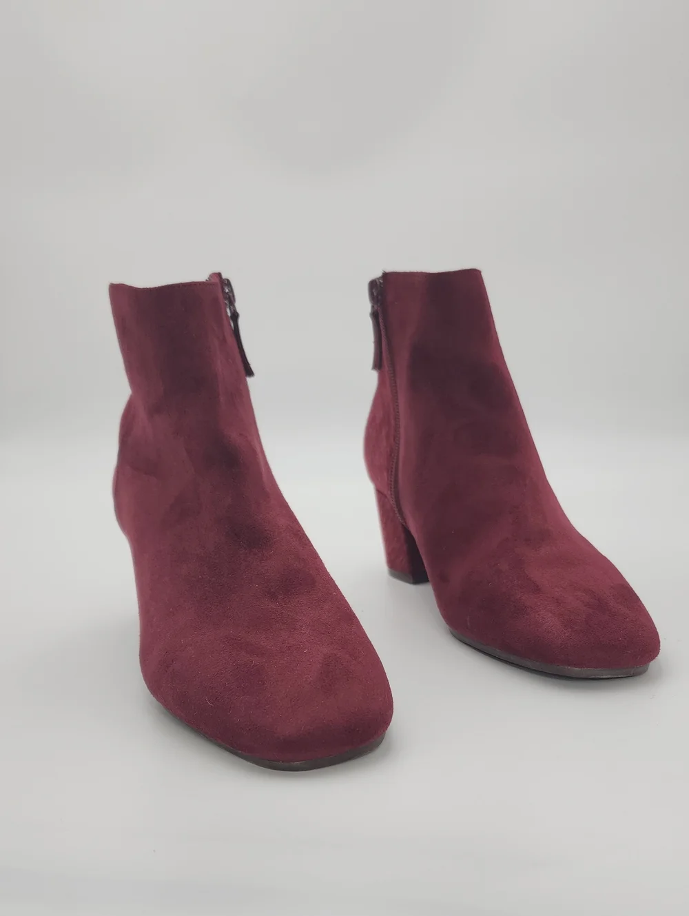 Violet & Red Dahlia Burgundy Suede Textured Metallic Block Heel Boots Size 7.5